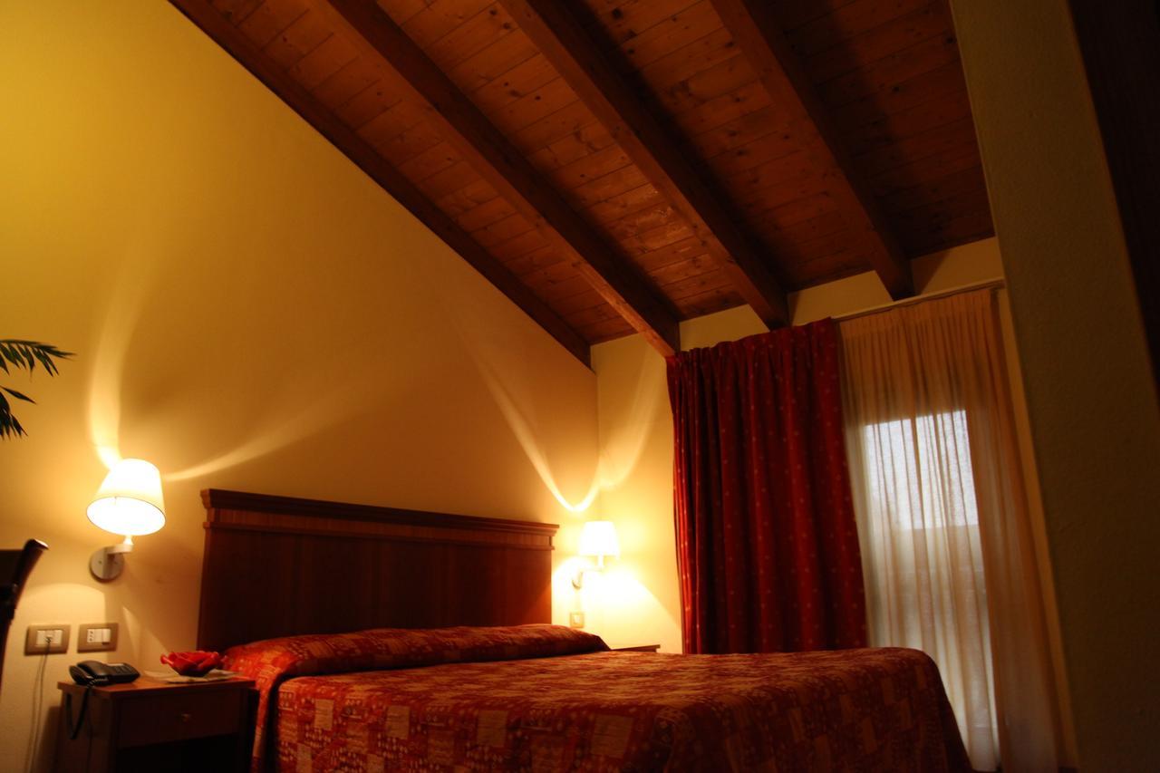 Hotel Il Borghetto Bariano Luaran gambar