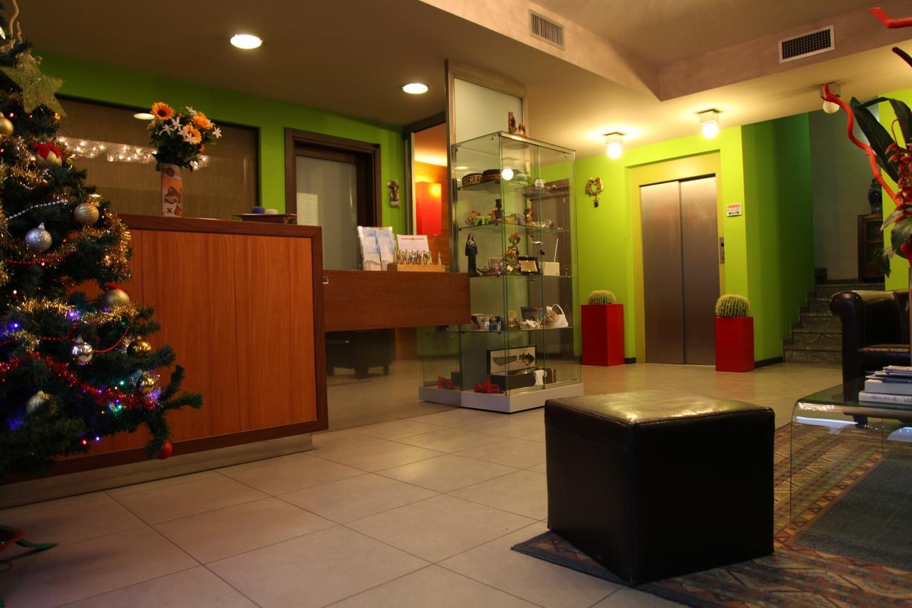 Hotel Il Borghetto Bariano Luaran gambar