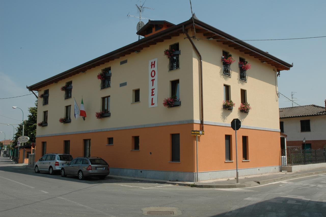 Hotel Il Borghetto Bariano Luaran gambar