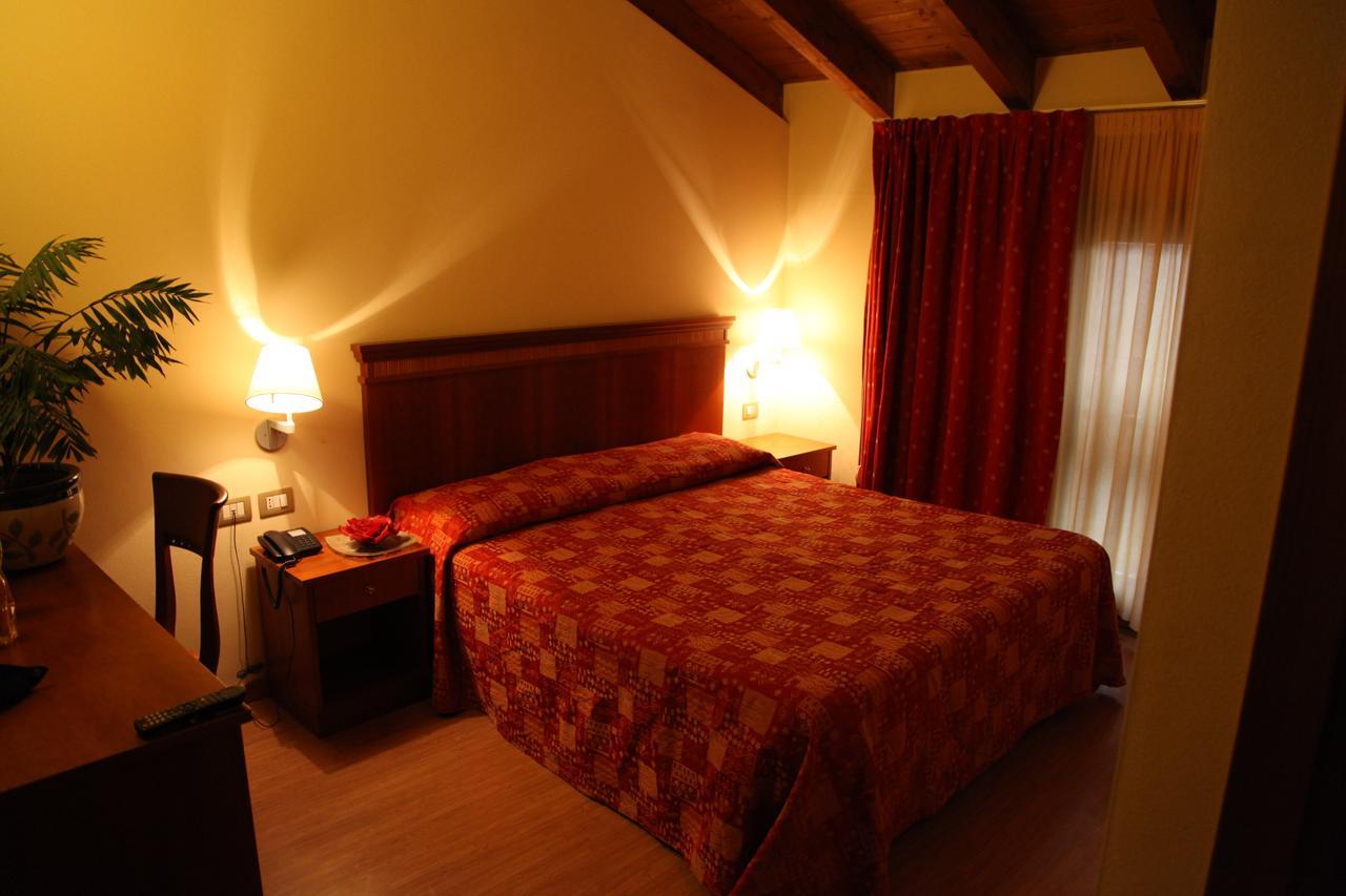 Hotel Il Borghetto Bariano Luaran gambar